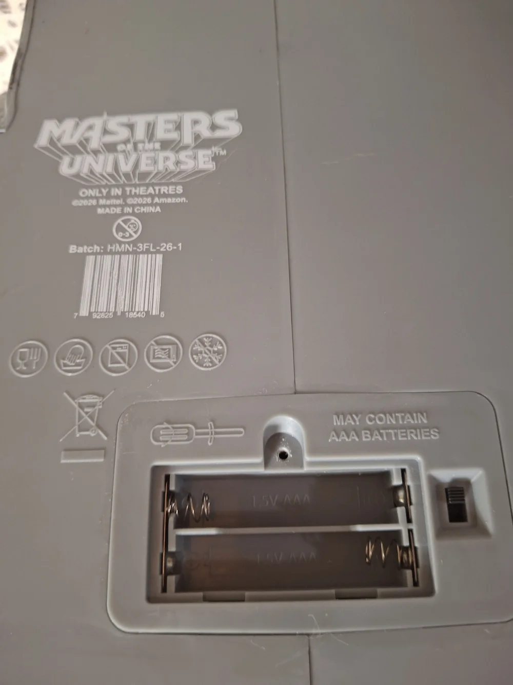 Masters of the Universe 85oz Skeletor's Trone LED. new.
